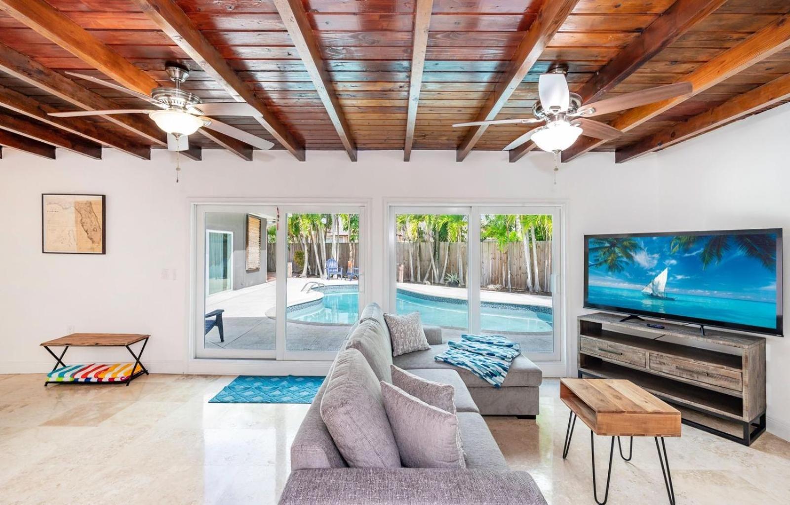 4 Bedroom Pool House Near International Airport * Miami