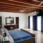 Miami 4 Bedroom Pool House Near Miami International Airport